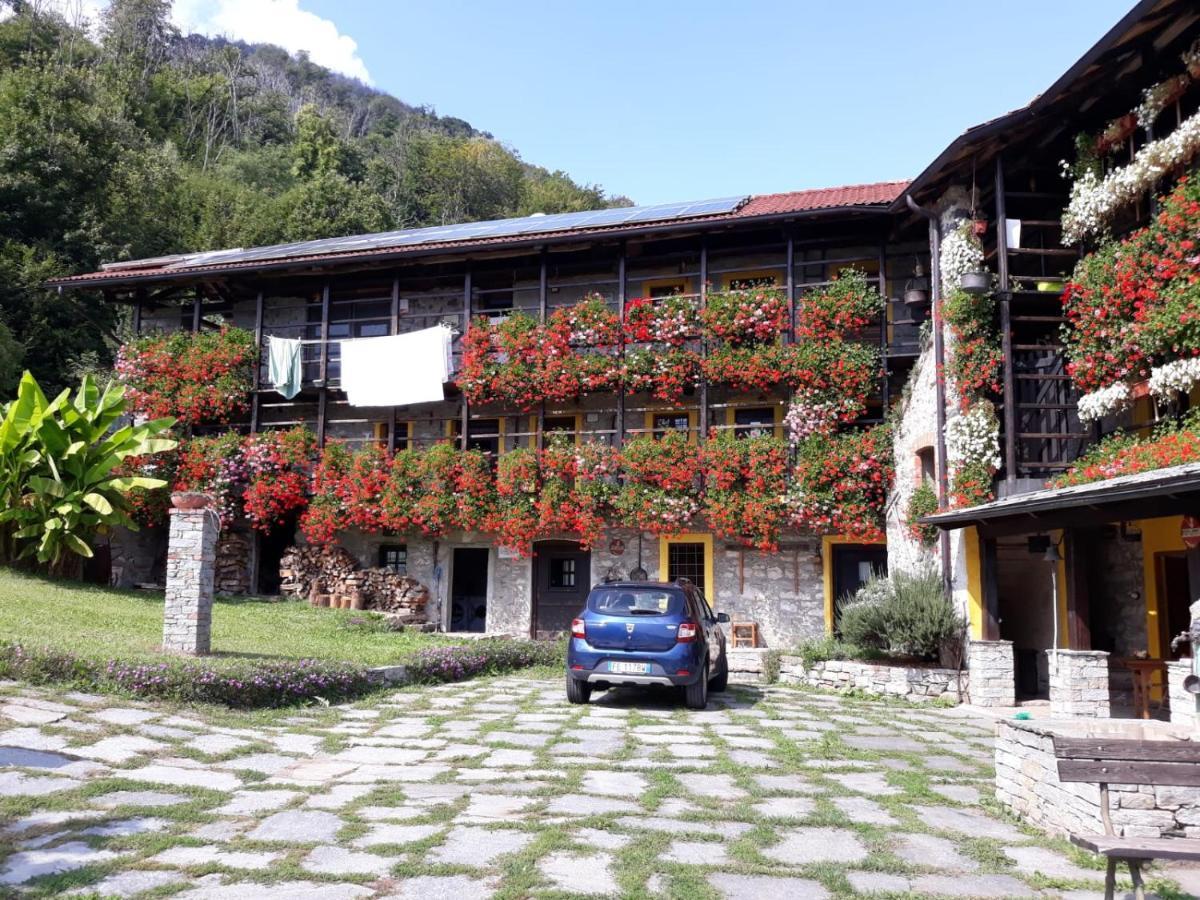B&B "La Baita Delle Coccinelle" Varallo Exteriör bild